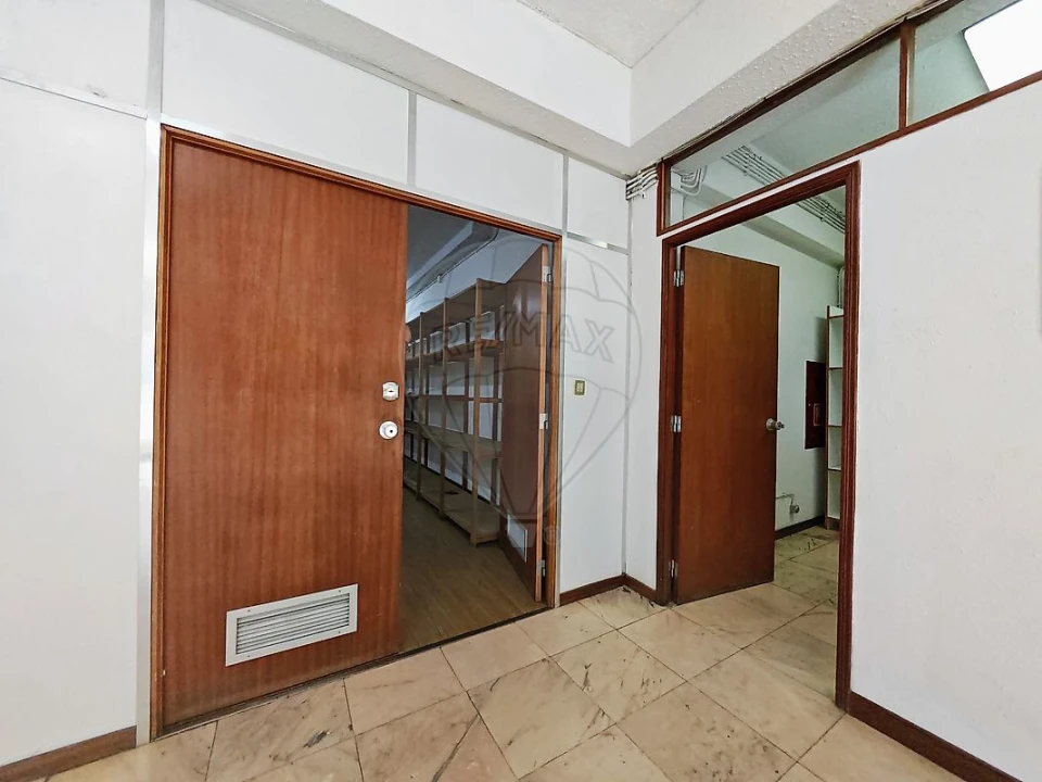 Loja para Arrendamento em Areeiro Foto 5