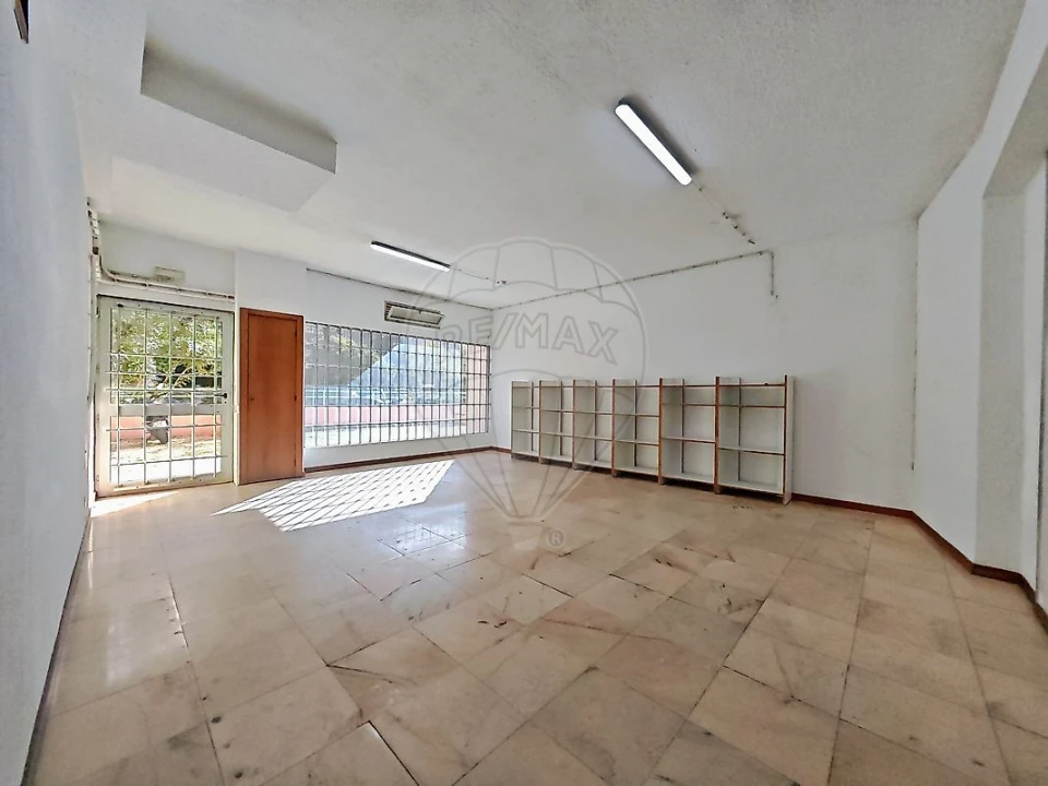 Loja para Arrendamento em Areeiro Foto 34