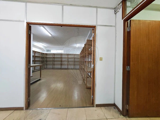 Loja para Arrendamento em Areeiro Foto 10
