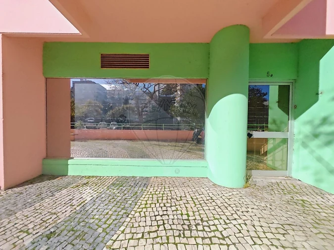 Loja para Arrendamento em Areeiro Foto 2
