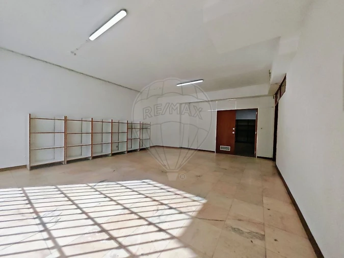 Loja para Arrendamento em Areeiro Foto 4