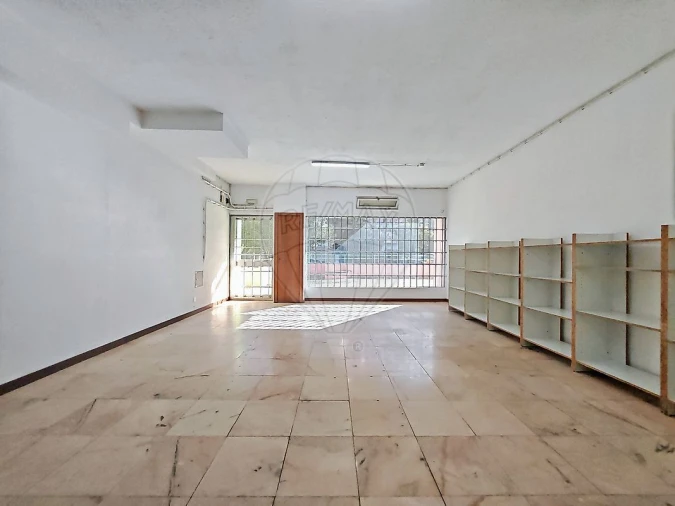 Loja para Arrendamento em Areeiro Foto 6