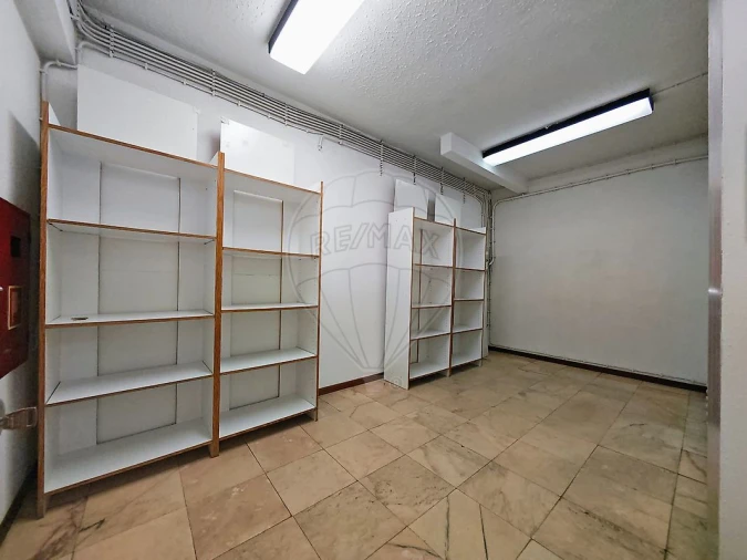 Loja para Arrendamento em Areeiro Foto 8