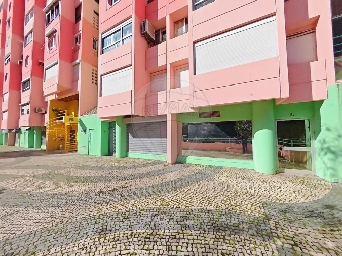 Loja para Arrendamento em Areeiro Foto 20