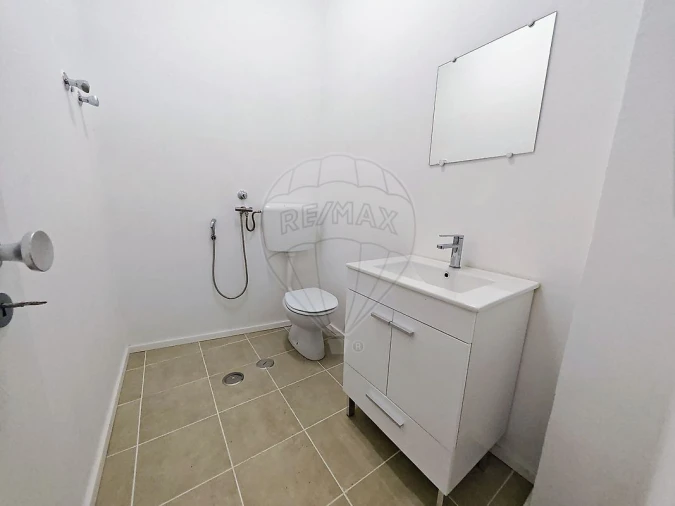 Loja para Arrendamento em Areeiro Foto 16