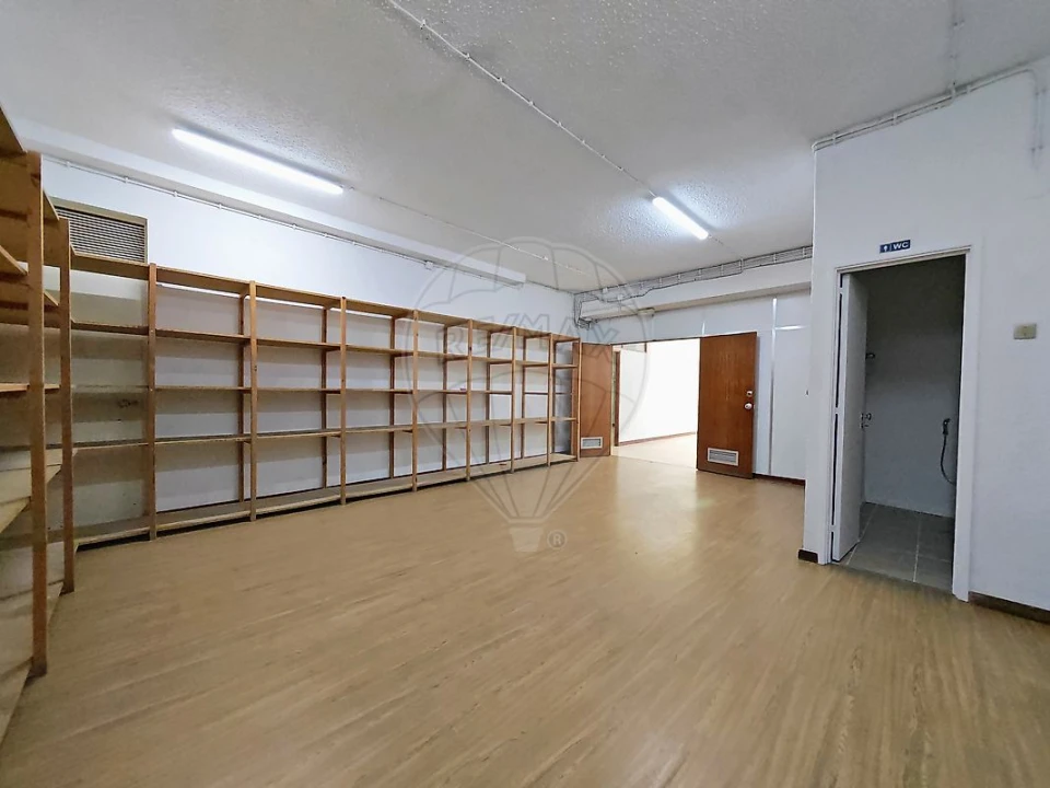 Loja para Arrendamento em Areeiro Foto 25