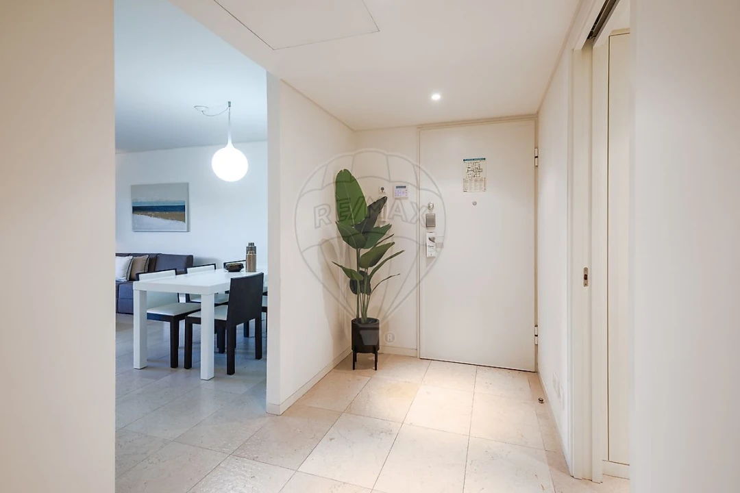 Apartamento T1 para Venda em Carvalhal Foto 3