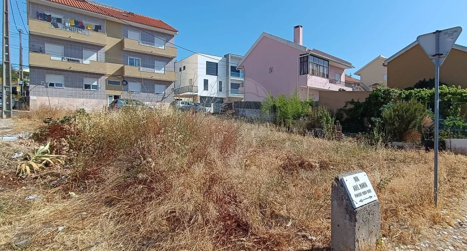 Terreno para Venda em Pontinha e Famões Foto 8