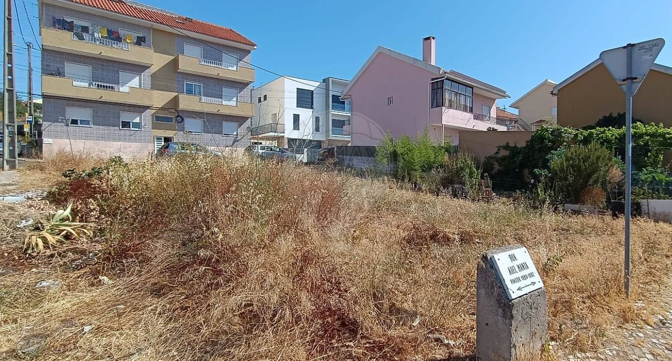 Terreno para Venda em Pontinha e Famões Foto 8