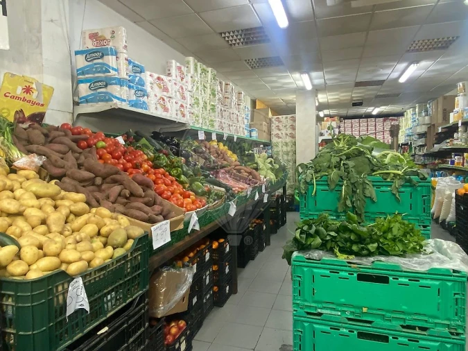 Loja para Venda em Pontinha e Famões Foto 17