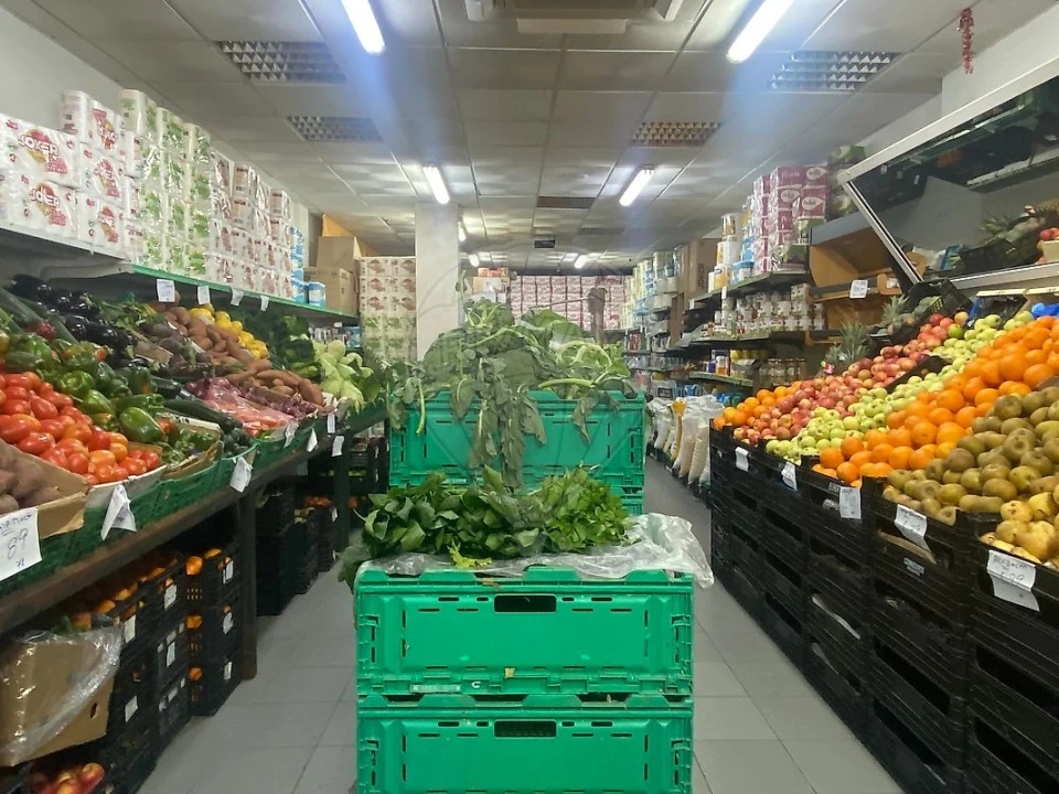 Loja para Venda em Pontinha e Famões Foto 14
