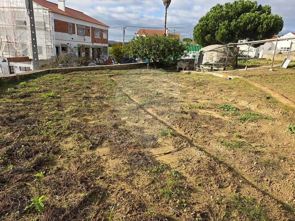 Terreno para Venda em Santo Quintino Foto 3