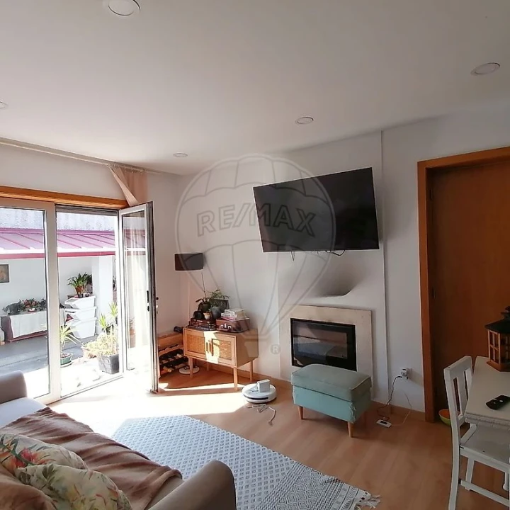 Moradia T3 para Venda em Fermentelos Foto 3