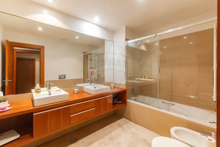 Apartamento T3 para Venda em Cedofeita, Santo Ildefonso, Sé, Miragaia, São Nicolau e Vitória Foto 24