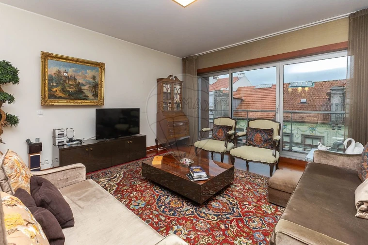 Apartamento T3 para Venda em Cedofeita, Santo Ildefonso, Sé, Miragaia, São Nicolau e Vitória Foto 4