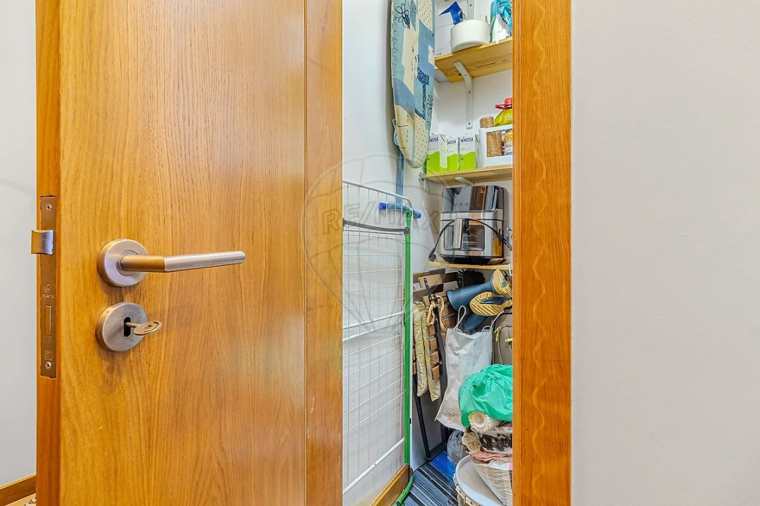 Apartamento T2 para Venda em Oliveira, São Paio e São Sebastião Foto 13