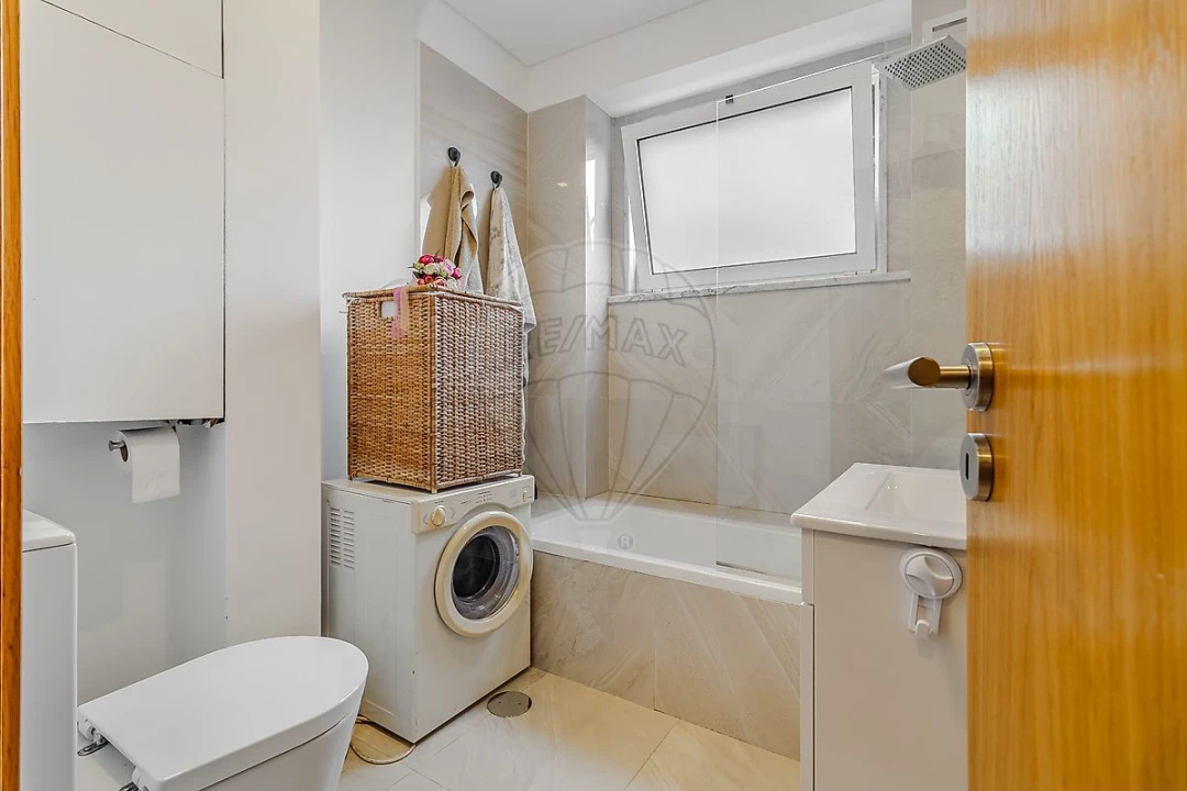 Apartamento T2 para Venda em Oliveira, São Paio e São Sebastião Foto 12