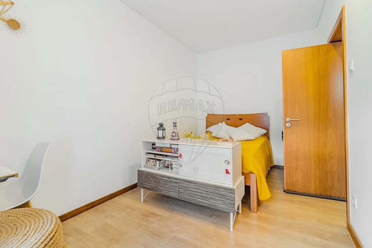 Apartamento T2 para Venda em Oliveira, São Paio e São Sebastião Foto 3