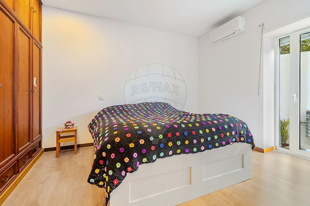 Apartamento T2 para Venda em Oliveira, São Paio e São Sebastião Foto 2