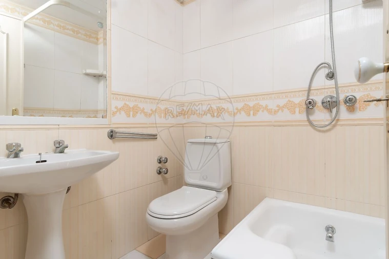 Apartamento T5 para Arrendamento em Almada, Cova da Piedade, Pragal e Cacilhas Foto 23