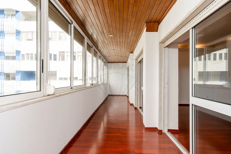 Apartamento T5 para Arrendamento em Almada, Cova da Piedade, Pragal e Cacilhas Foto 7