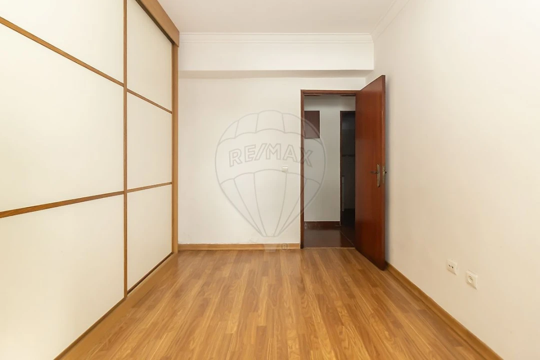 Apartamento T2 para Venda em Seixal, Arrentela e Aldeia de Paio Pires Foto 3