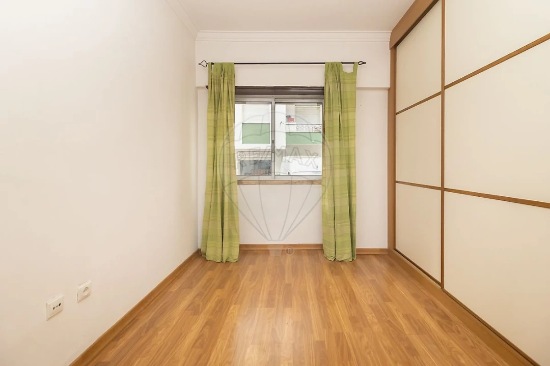 Apartamento T2 para Venda em Seixal, Arrentela e Aldeia de Paio Pires Foto 2