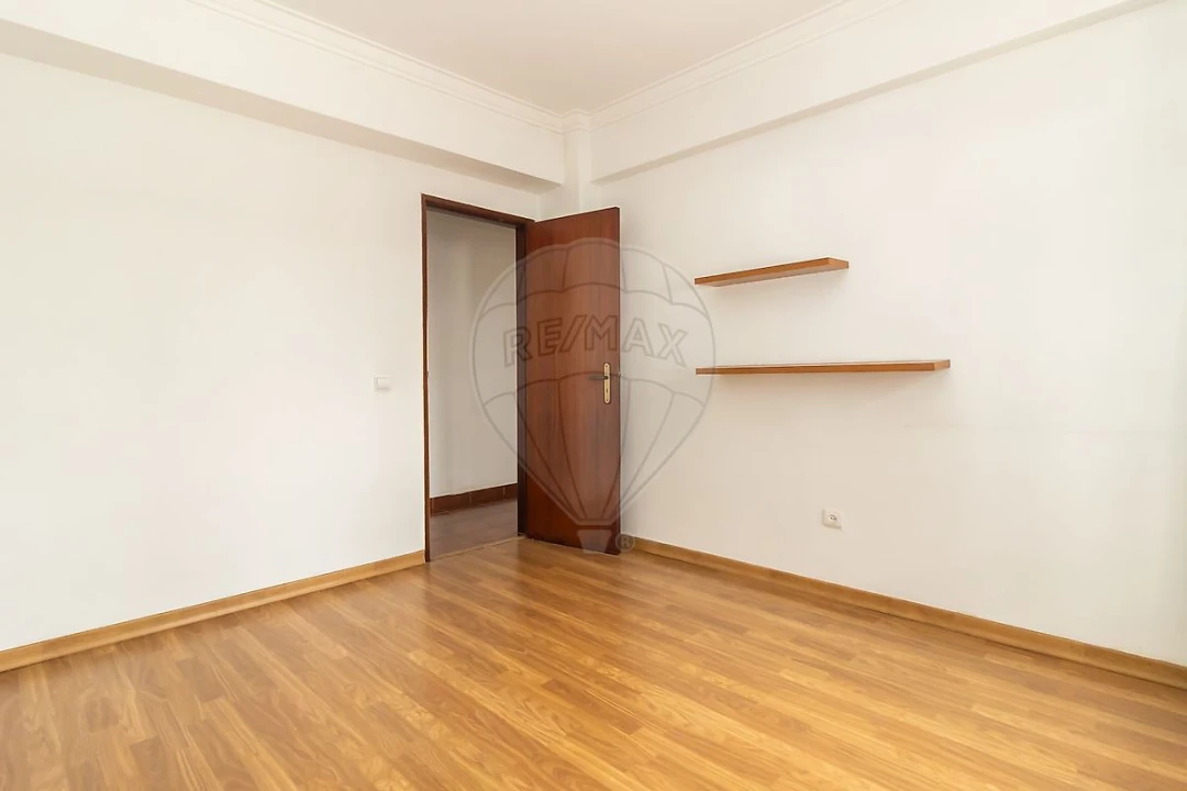 Apartamento T2 para Venda em Seixal, Arrentela e Aldeia de Paio Pires Foto 13