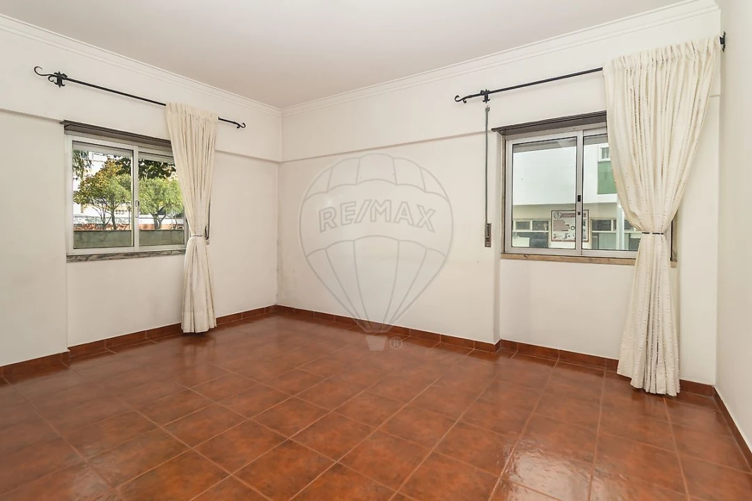 Apartamento T2 para Venda em Seixal, Arrentela e Aldeia de Paio Pires Foto 14