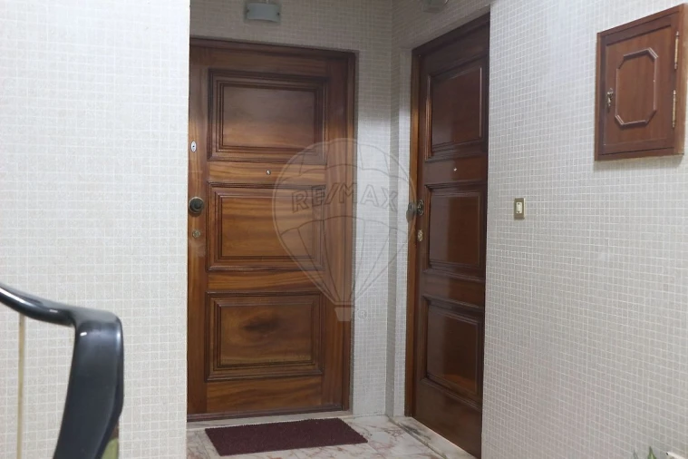 Apartamento T3 para Arrendamento em Espinho Foto 2