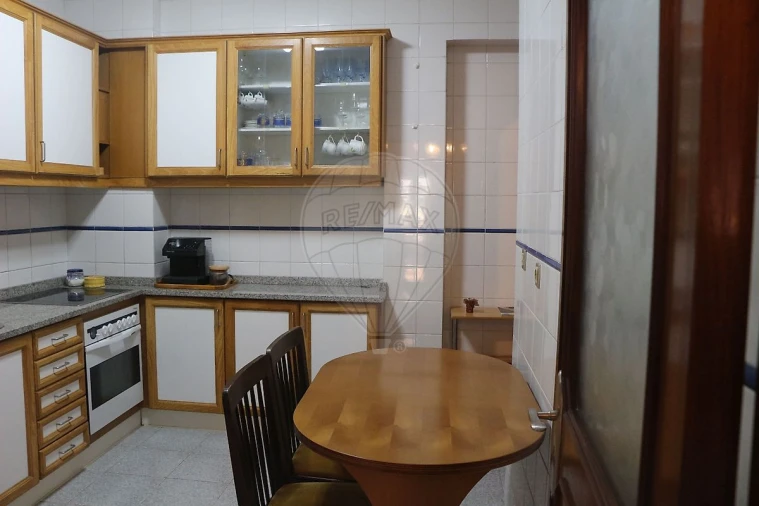 Apartamento T3 para Arrendamento em Espinho Foto 3