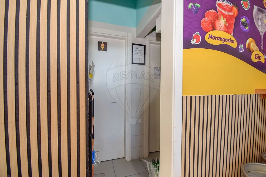 Loja para Venda em Carcavelos e Parede Foto 8