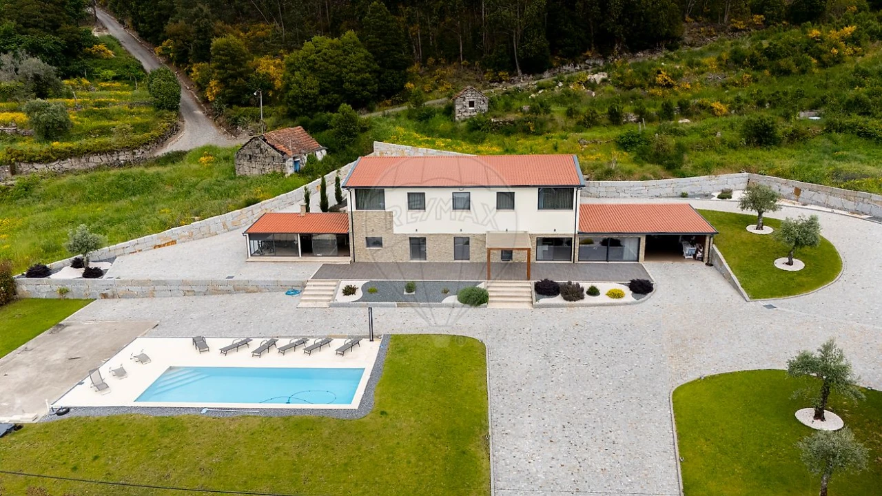 Moradia T3 para Venda em Cabeça Santa Foto 2