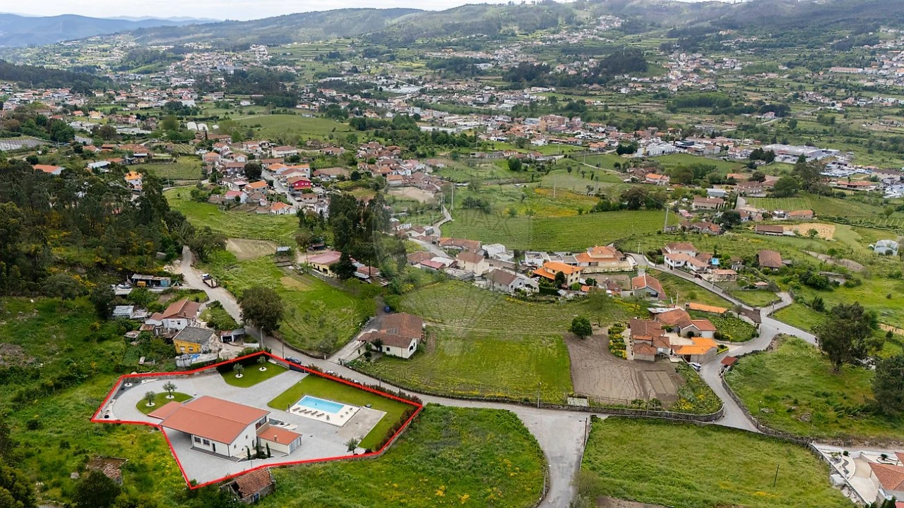 Moradia T3 para Venda em Cabeça Santa Foto 44