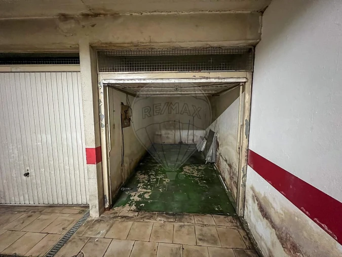 Garagem para Venda em Cacém e São Marcos Foto 4