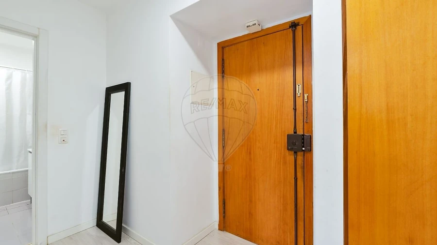 Apartamento T1 para Venda em Caparica e Trafaria Foto 9