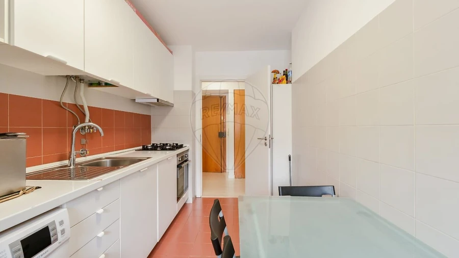 Apartamento T1 para Venda em Caparica e Trafaria Foto 11