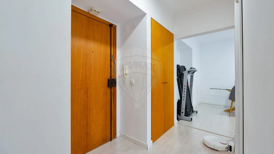 Apartamento T1 para Venda em Caparica e Trafaria Foto 12