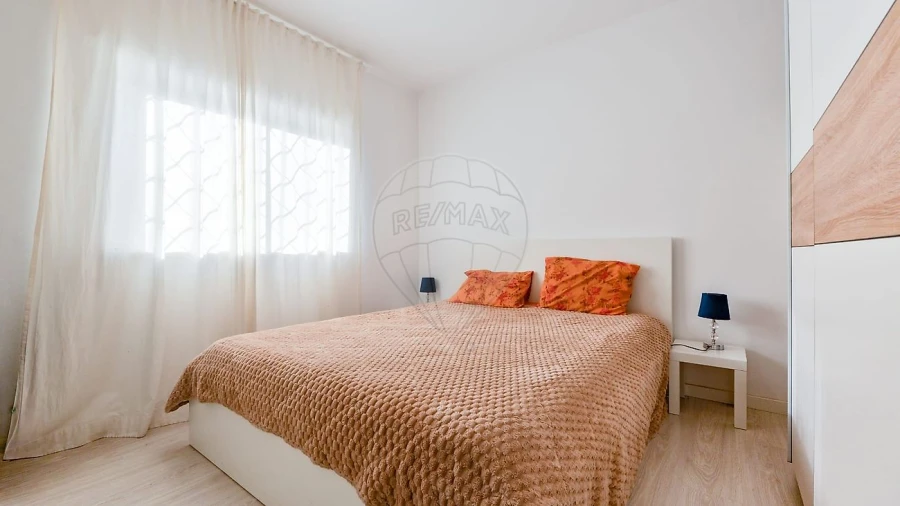Apartamento T1 para Venda em Caparica e Trafaria Foto 6