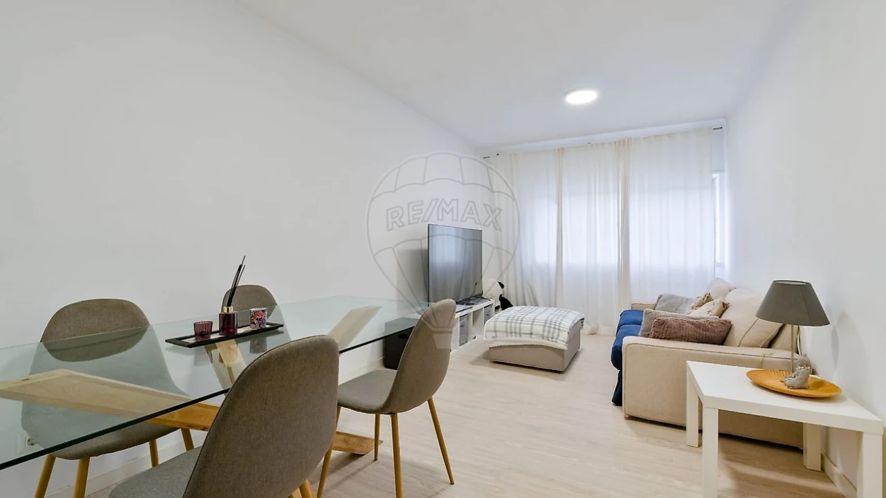Apartamento T1 para Venda em Caparica e Trafaria Foto 8