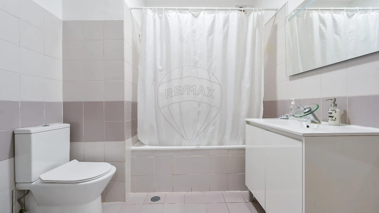 Apartamento T1 para Venda em Caparica e Trafaria Foto 2