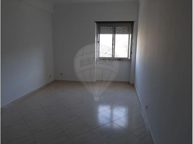 Apartamento T2 para Venda em Rio de Mouro Foto 8