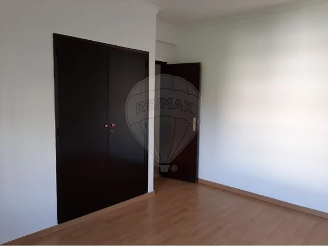 Apartamento T2 para Venda em Rio de Mouro Foto 10