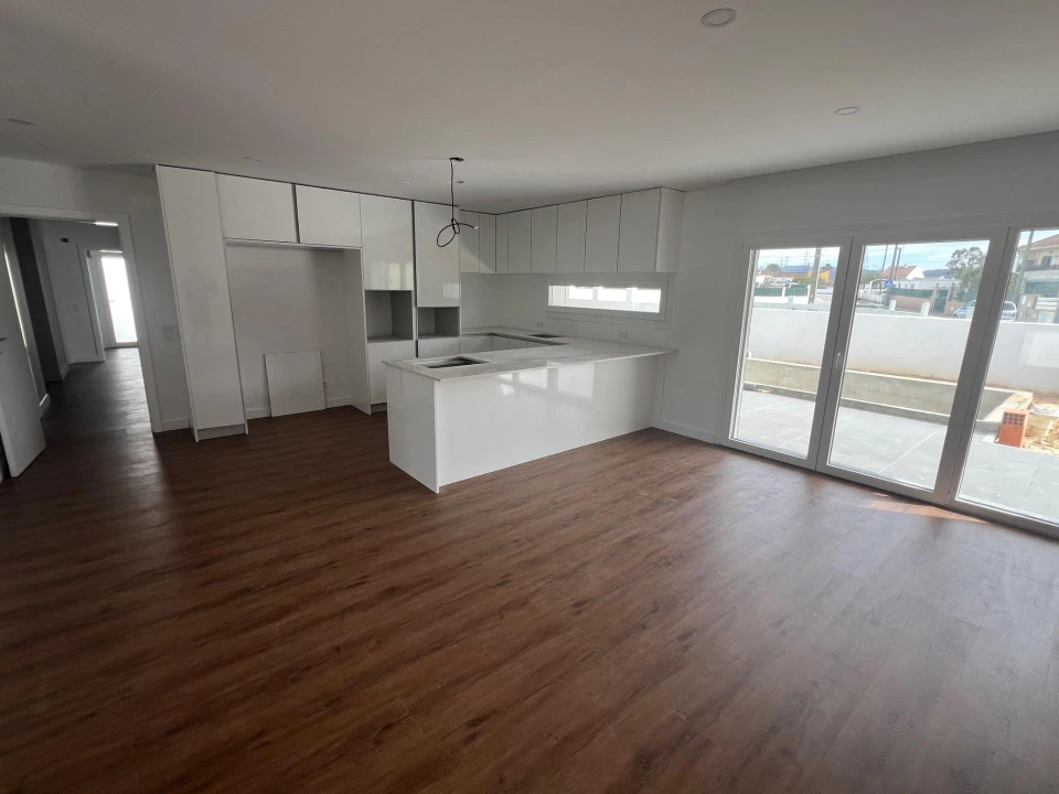 Moradia T3 para Venda em Quinta do Anjo Foto 9