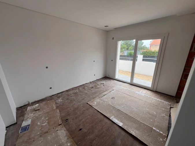 Moradia T3 para Venda em Quinta do Anjo Foto 8