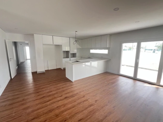 Moradia T3 para Venda em Quinta do Anjo Foto 8