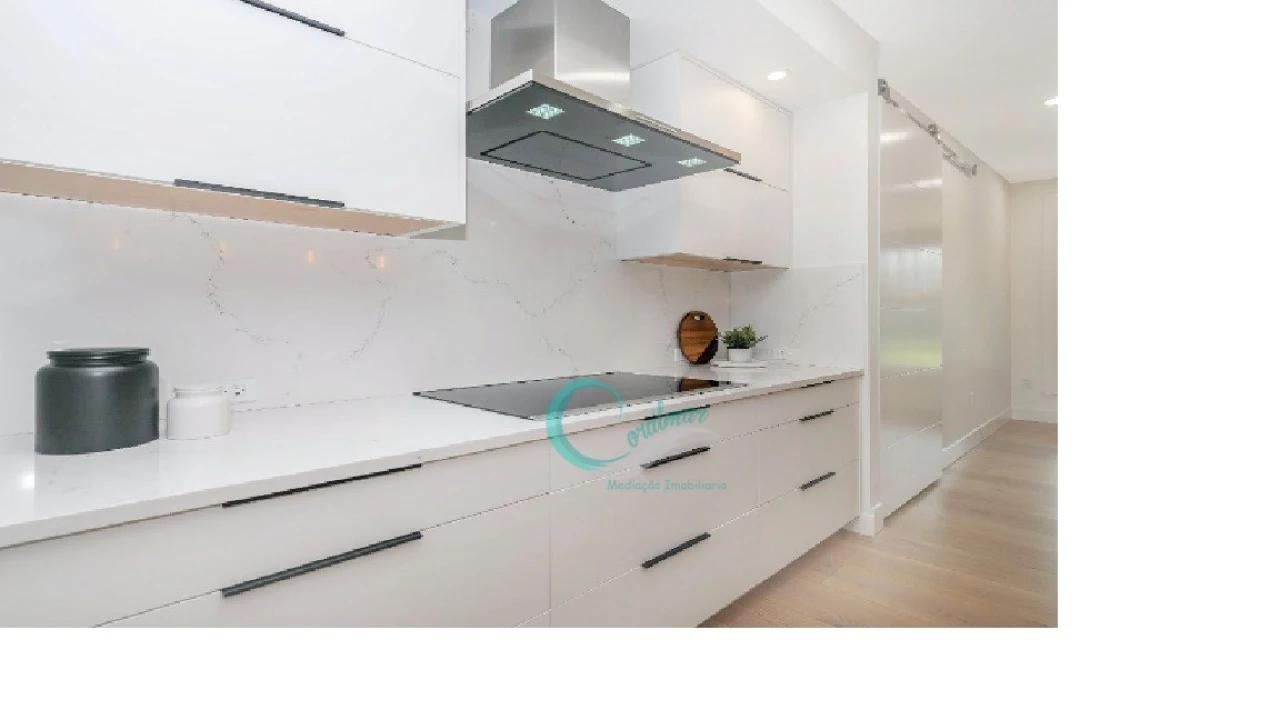 Apartamento T4 para Venda em Cedofeita, Santo Ildefonso, Sé, Miragaia, São Nicolau e Vitória Foto 1