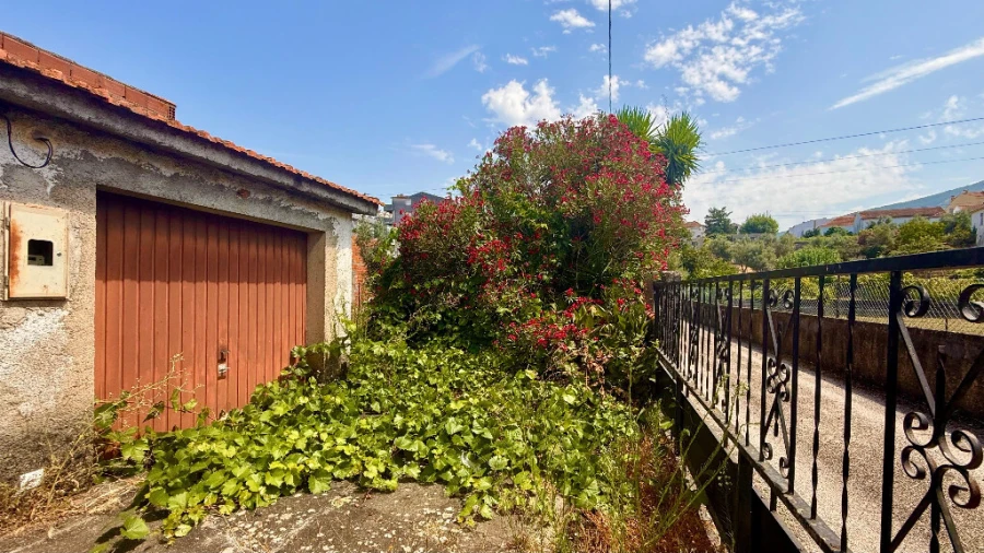 Moradia T2 para Venda em Lousã e Vilarinho Foto 9