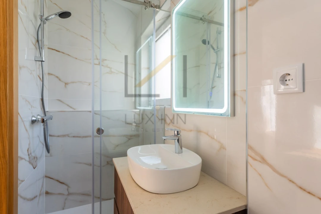 Moradia T5 para Venda em Carcavelos e Parede Foto 10