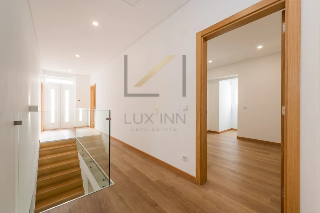 Moradia T5 para Venda em Carcavelos e Parede Foto 18